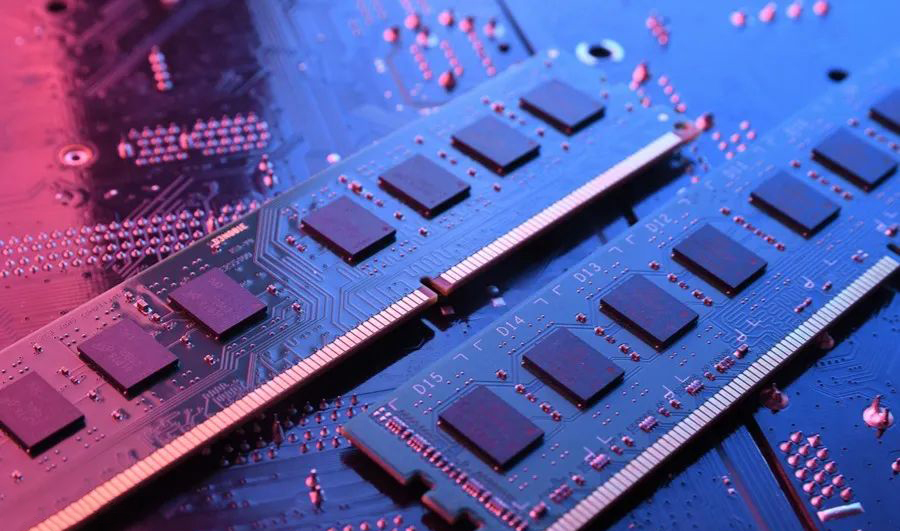 從DDR4退場到DDR5/HBM接力：存儲芯片產(chǎn)業(yè)正經(jīng)歷怎樣的一場洗牌？